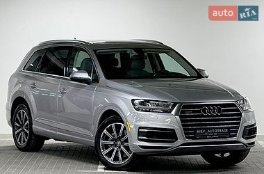Позашляховик / Кросовер Audi Q7 2016 в Києві