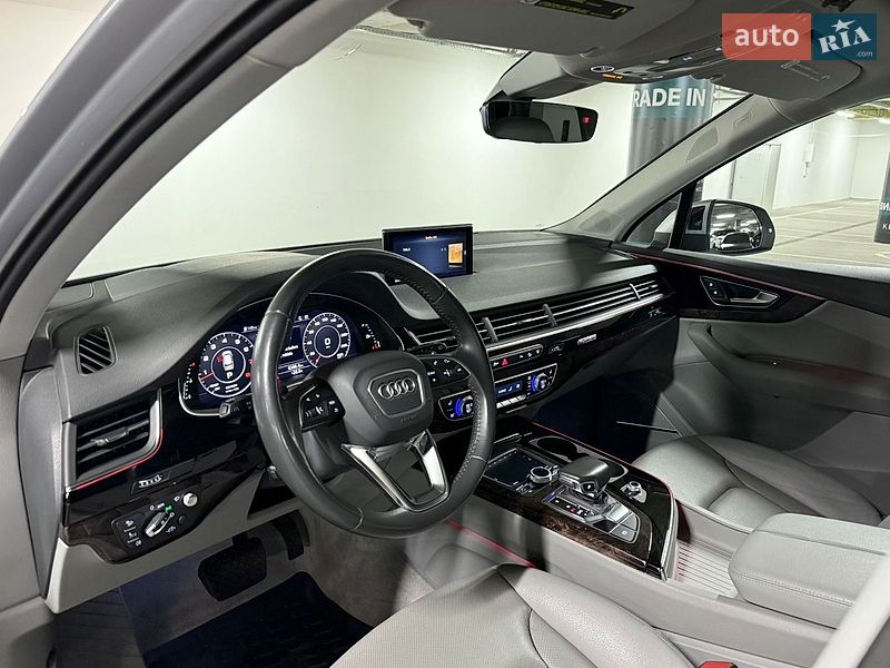 Позашляховик / Кросовер Audi Q7 2016 в Києві