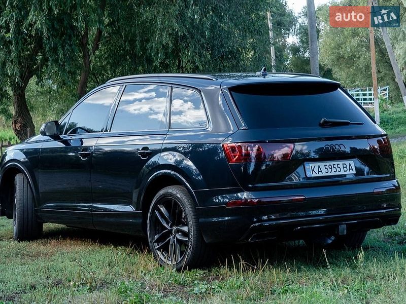 Позашляховик / Кросовер Audi Q7 2016 в Києві