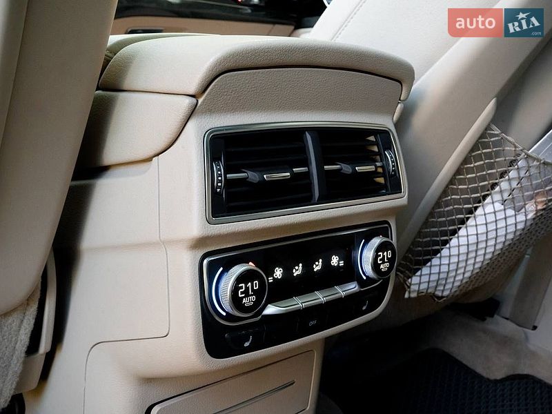Позашляховик / Кросовер Audi Q7 2016 в Києві