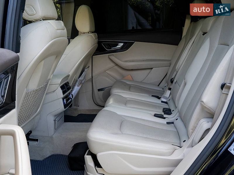 Позашляховик / Кросовер Audi Q7 2016 в Києві