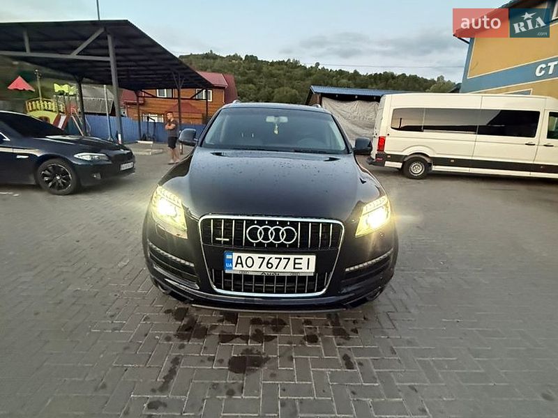 Позашляховик / Кросовер Audi Q7 2012 в Міжгір'ї