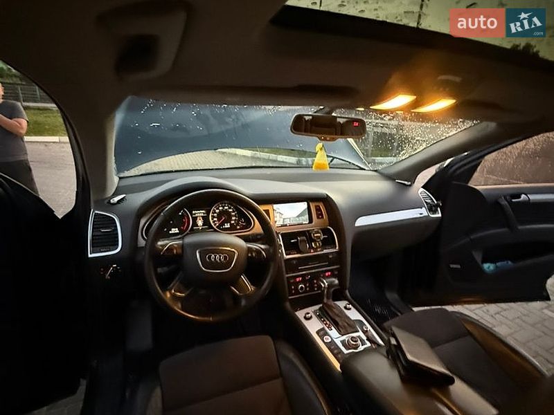 Позашляховик / Кросовер Audi Q7 2012 в Міжгір'ї