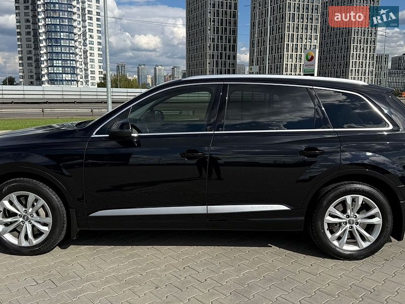 Позашляховик / Кросовер Audi Q7 2017 в Києві