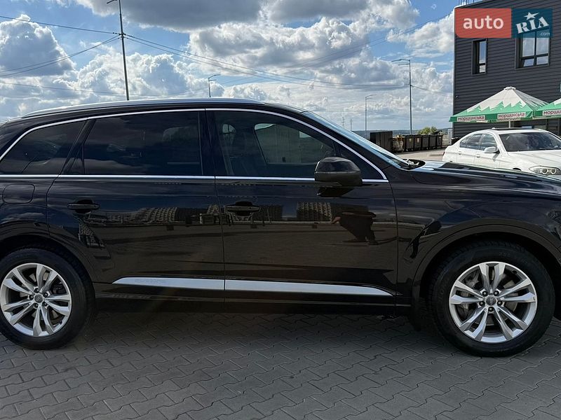 Позашляховик / Кросовер Audi Q7 2017 в Києві