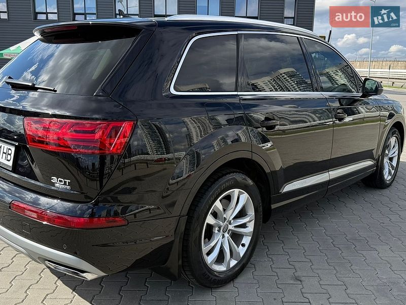 Позашляховик / Кросовер Audi Q7 2017 в Києві