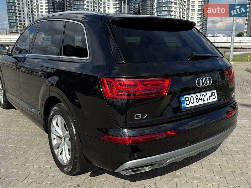 Позашляховик / Кросовер Audi Q7 2017 в Києві