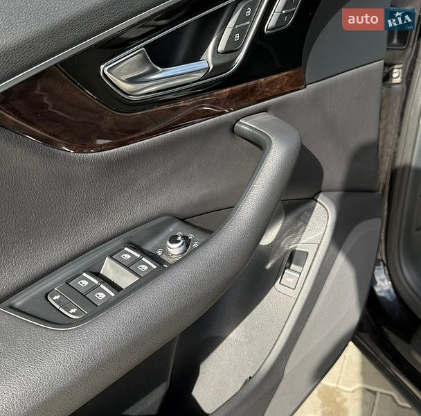 Позашляховик / Кросовер Audi Q7 2017 в Києві