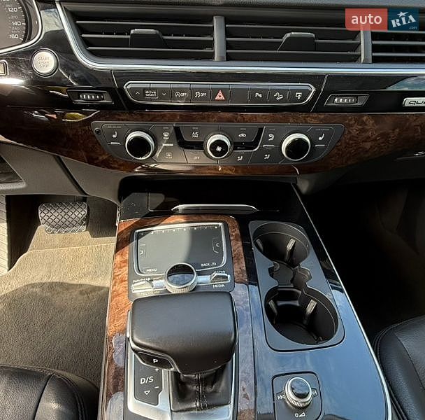 Позашляховик / Кросовер Audi Q7 2017 в Києві