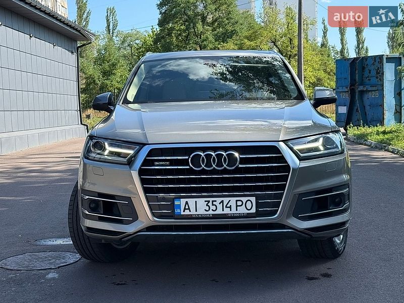 Позашляховик / Кросовер Audi Q7 2016 в Києві
