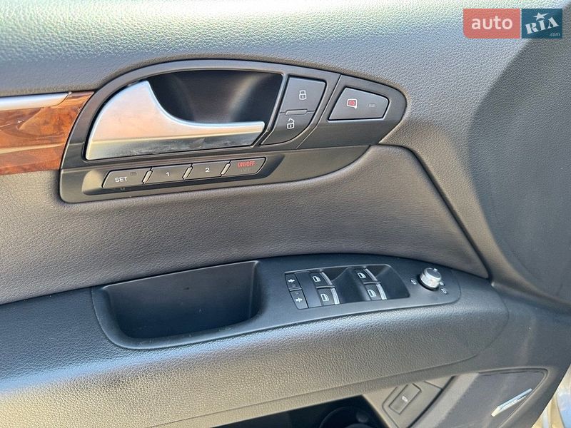 Позашляховик / Кросовер Audi Q7 2014 в Львові