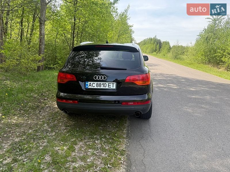 Позашляховик / Кросовер Audi Q7 2009 в Шацьку