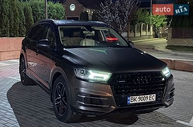 Внедорожник / Кроссовер Audi Q7 2015 в Дубно