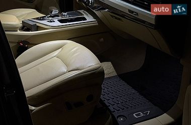 Внедорожник / Кроссовер Audi Q7 2015 в Дубно