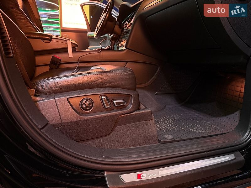 Внедорожник / Кроссовер Audi Q7 2013 в Одессе