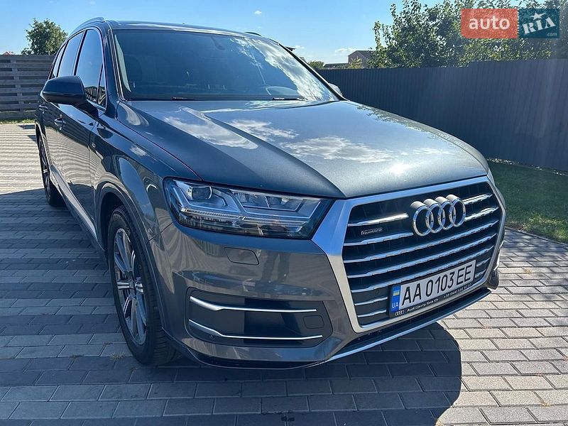 Внедорожник / Кроссовер Audi Q7 2017 в Киеве