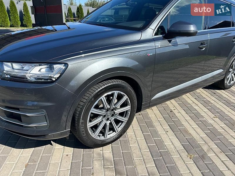 Внедорожник / Кроссовер Audi Q7 2017 в Киеве