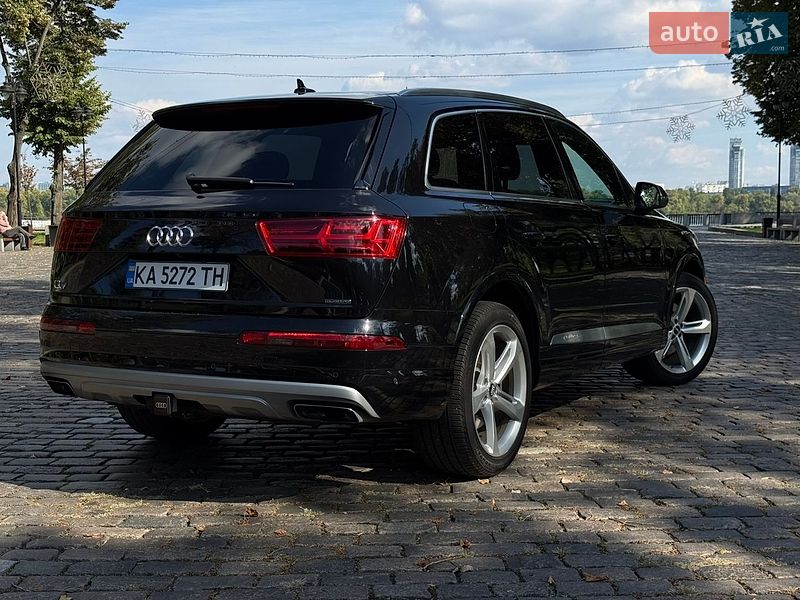 Внедорожник / Кроссовер Audi Q7 2019 в Киеве
