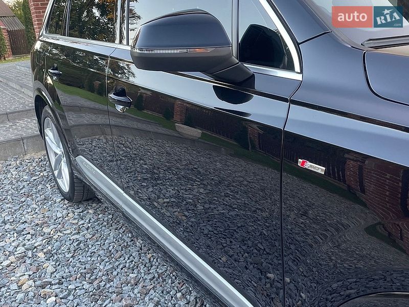 Позашляховик / Кросовер Audi Q7 2015 в Калуші