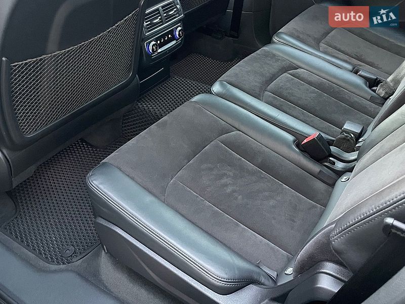 Позашляховик / Кросовер Audi Q7 2015 в Калуші