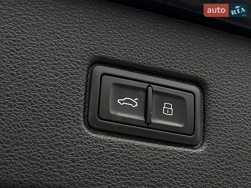 Позашляховик / Кросовер Audi Q7 2016 в Білогородці