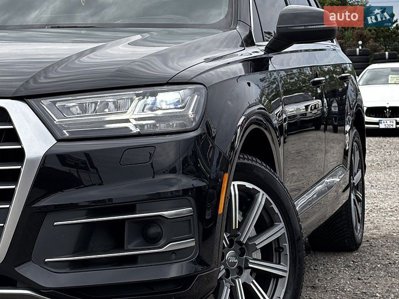 Позашляховик / Кросовер Audi Q7 2016 в Білогородці
