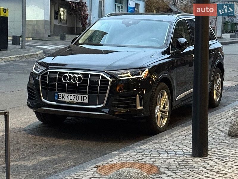 Позашляховик / Кросовер Audi Q7 2021 в Дніпрі