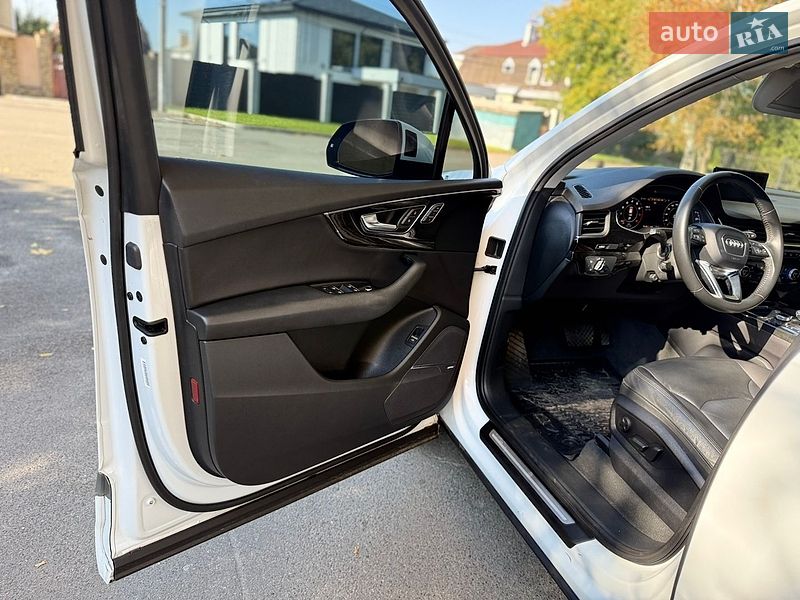 Внедорожник / Кроссовер Audi Q7 2018 в Киеве