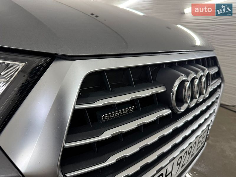 Внедорожник / Кроссовер Audi Q7 2017 в Умани