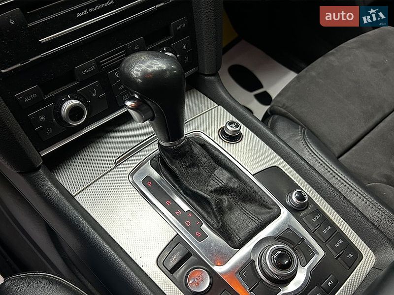 Внедорожник / Кроссовер Audi Q7 2010 в Черновцах