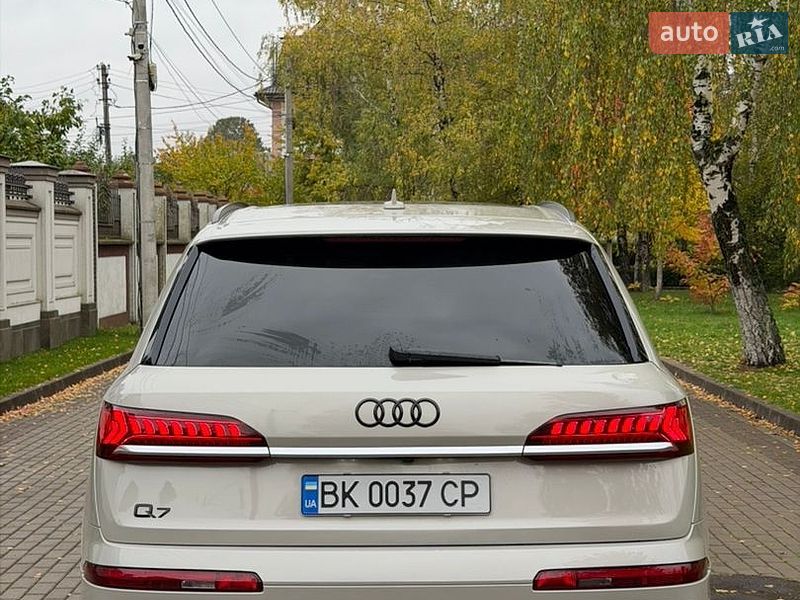 Внедорожник / Кроссовер Audi Q7 2020 в Ровно