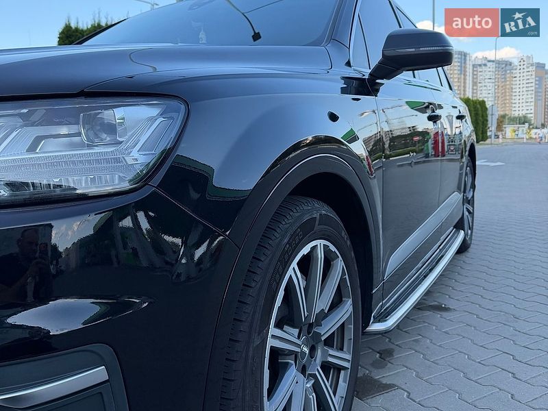 Позашляховик / Кросовер Audi Q7 2017 в Києві
