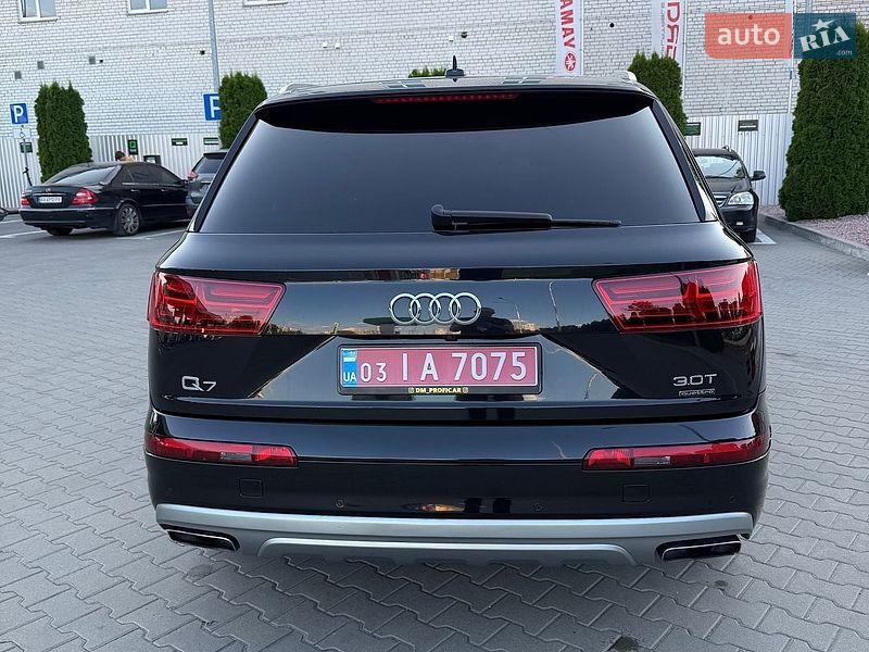Позашляховик / Кросовер Audi Q7 2017 в Києві