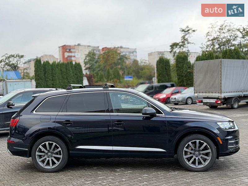 Позашляховик / Кросовер Audi Q7 2017 в Чернівцях