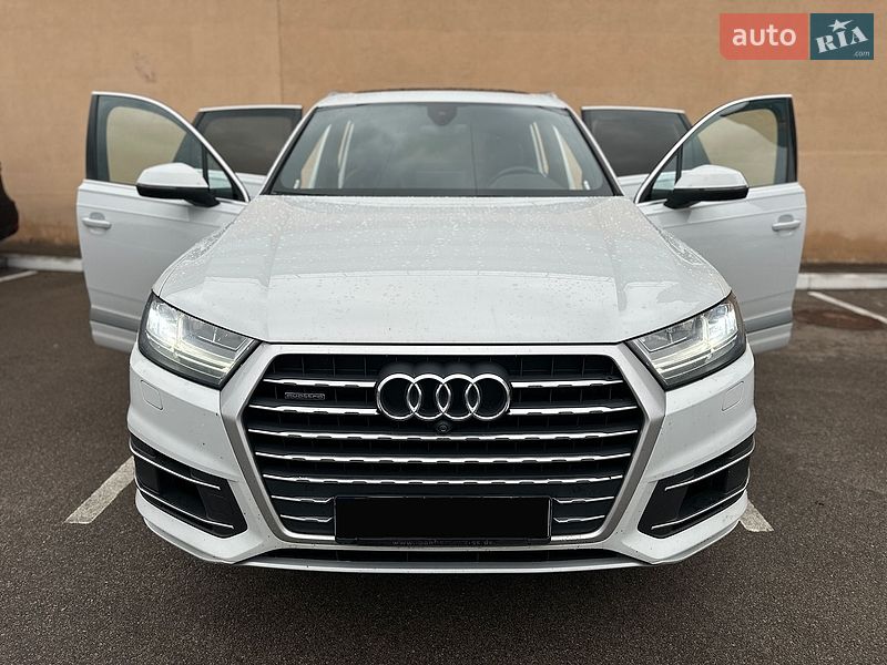 Внедорожник / Кроссовер Audi Q7 2018 в Киеве