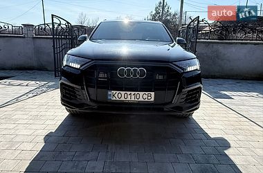 Позашляховик / Кросовер Audi Q7 2020 в Ужгороді
