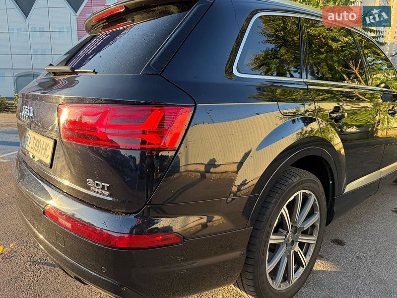 Позашляховик / Кросовер Audi Q7 2016 в Києві