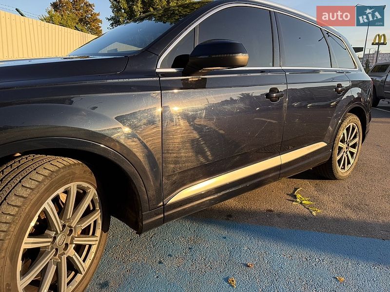 Позашляховик / Кросовер Audi Q7 2016 в Києві