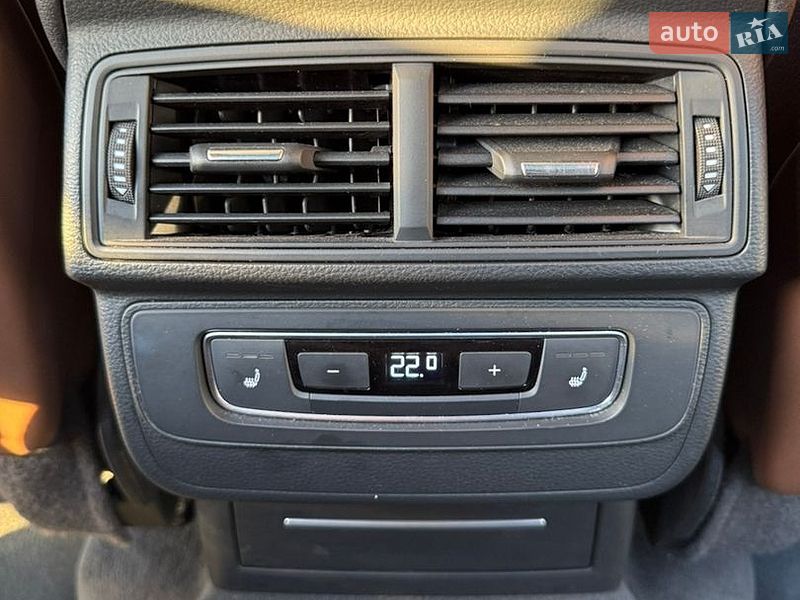 Позашляховик / Кросовер Audi Q7 2016 в Києві