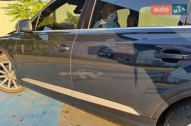 Позашляховик / Кросовер Audi Q7 2016 в Києві