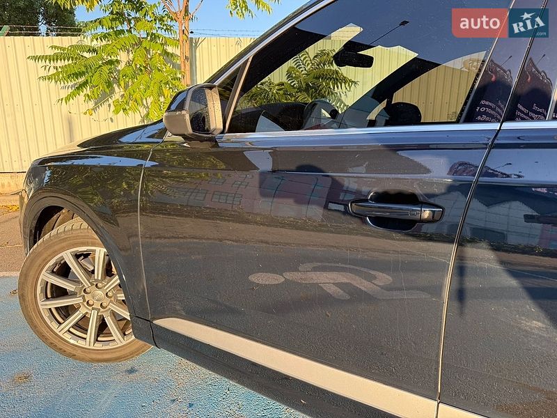 Внедорожник / Кроссовер Audi Q7 2016 в Киеве