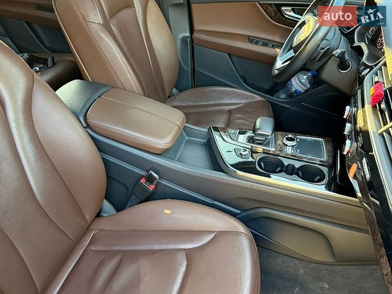 Позашляховик / Кросовер Audi Q7 2016 в Києві