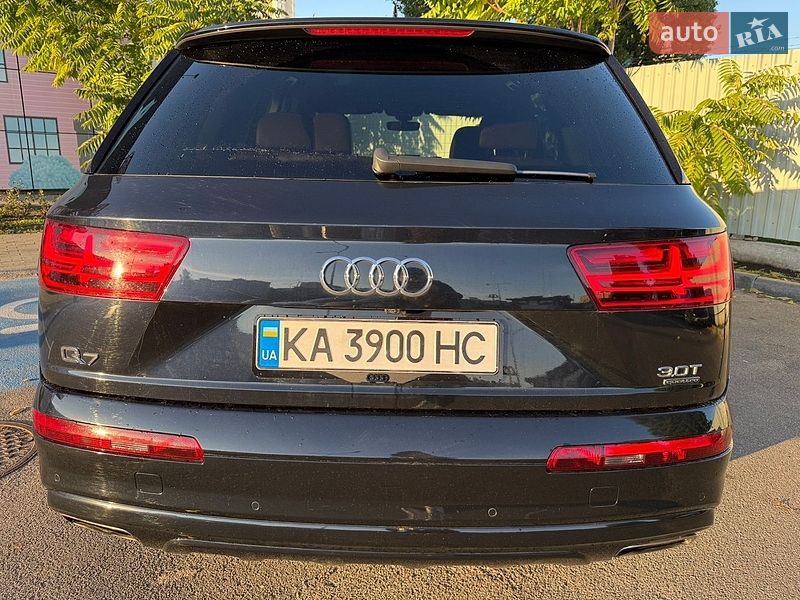 Позашляховик / Кросовер Audi Q7 2016 в Києві