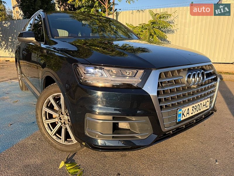 Позашляховик / Кросовер Audi Q7 2016 в Києві