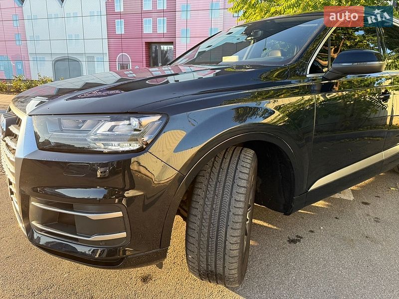 Позашляховик / Кросовер Audi Q7 2016 в Києві