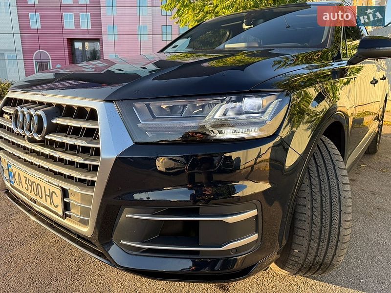Позашляховик / Кросовер Audi Q7 2016 в Києві