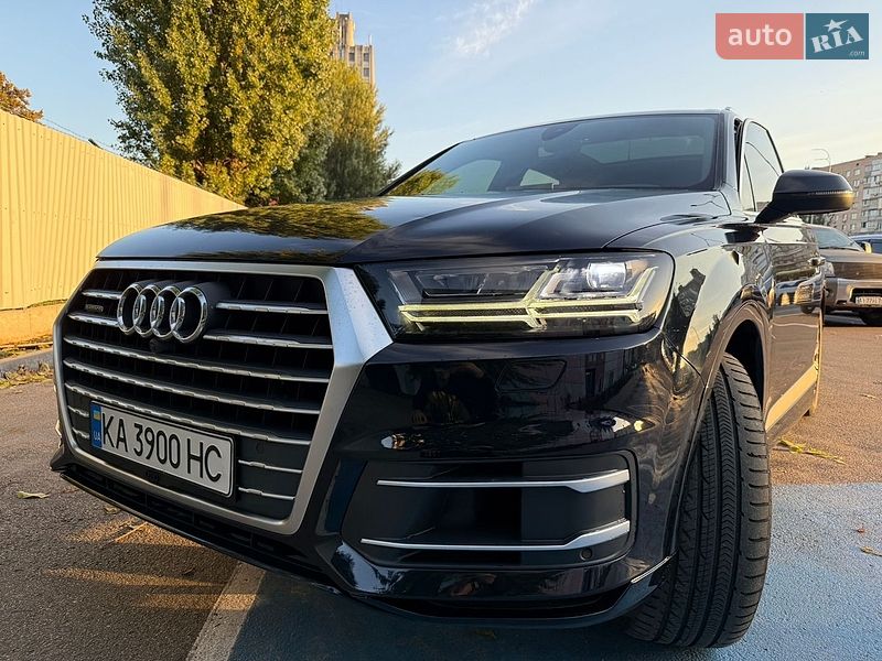 Позашляховик / Кросовер Audi Q7 2016 в Києві