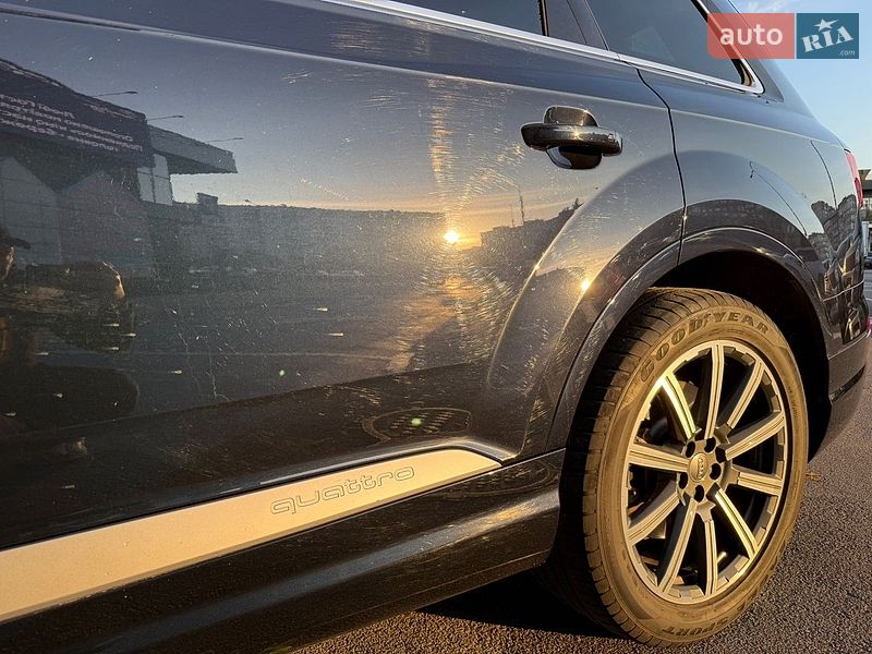 Позашляховик / Кросовер Audi Q7 2016 в Києві