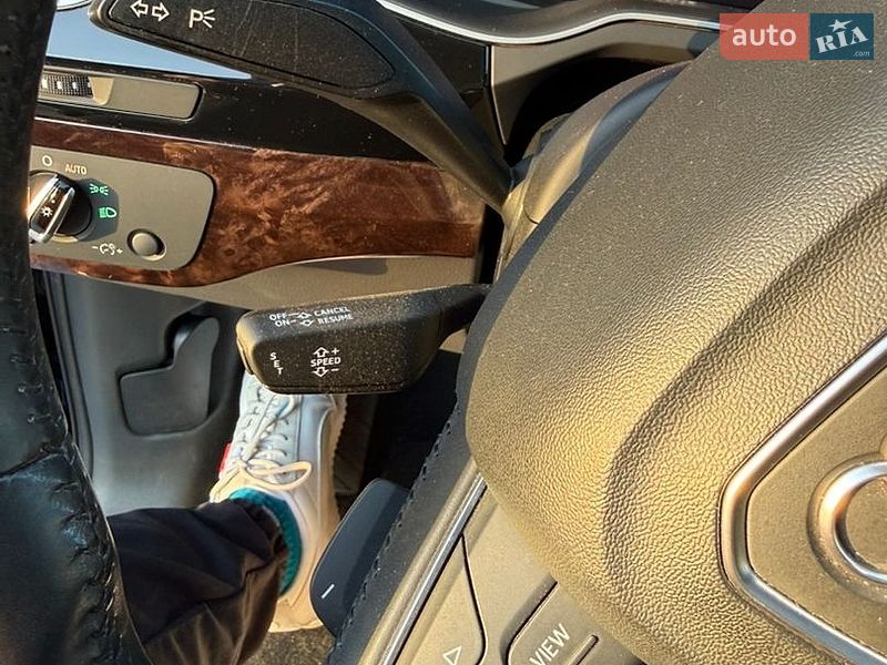 Позашляховик / Кросовер Audi Q7 2016 в Києві