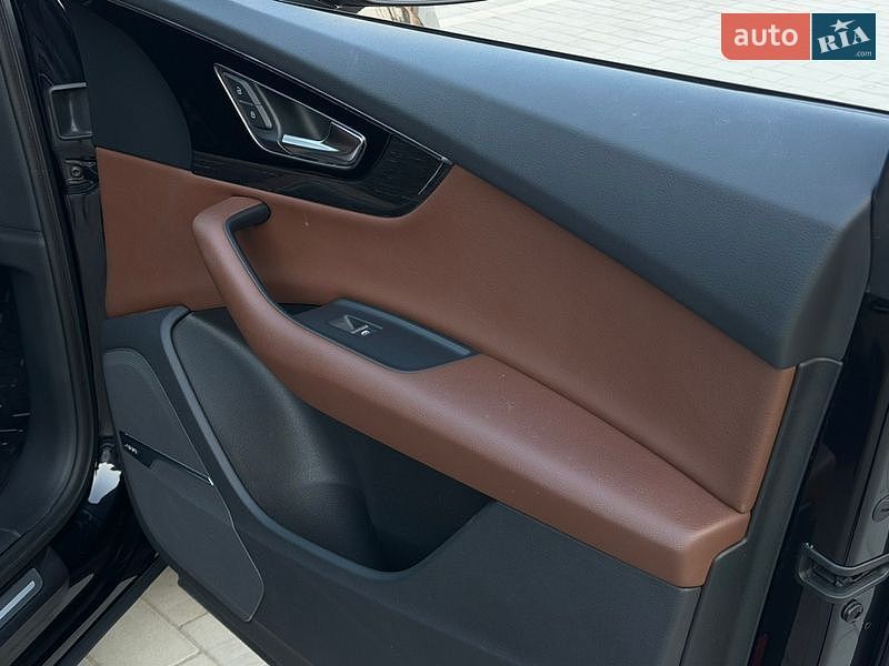 Внедорожник / Кроссовер Audi Q7 2017 в Виннице
